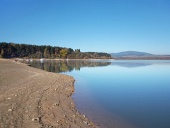 Kysten ved Orava reservoir ( Oravská Priehrada )