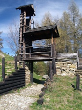 Fortification en bois sur Havranok