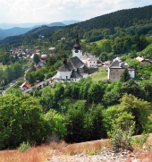 Spania vallée avec l'église, la Slovaquie
