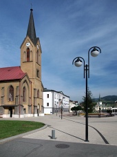 La Chiesa evangelica in Dolny Kubin in estate