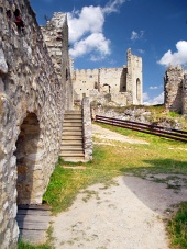 Wnętrze zamku Beckov, Słowacja