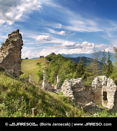 Разрушен замък Склабина, Словакия