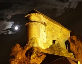 Замъкът Орава - През нощта