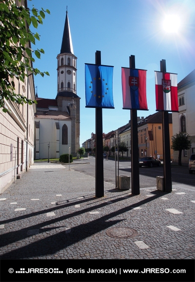 Kirketårn og flag i Levoca