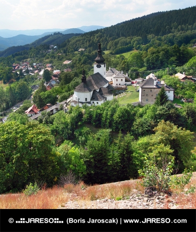 Spania Tal mit Kirche, der Slowakei