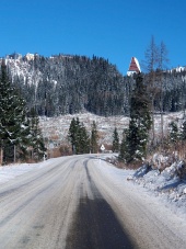 Winter-Straße in die Hohe Tatra von Strba