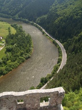 Luftaufnahme vom Schloss von Strecno