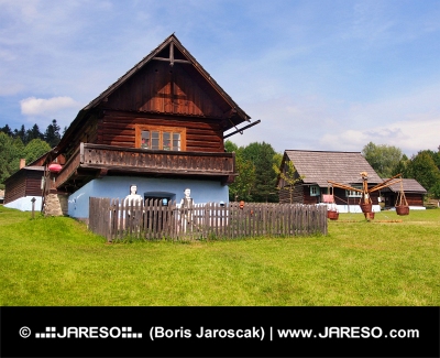 Ένα παραδοσιακό ξύλινο σπίτι σε Stara Lubovna