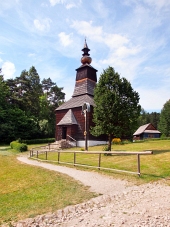 Una iglesia de madera en Stara Lubovna, Eslovaquia