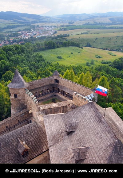 Vue du château de Lubovna, Slovaquie