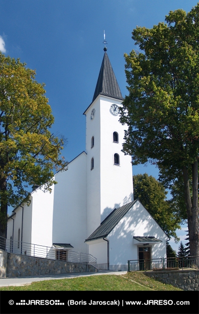 Námestovo में सेंट साइमन और जूड के चर्च