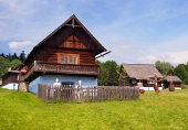 Egy hagyományos faház Stara Lubovnában