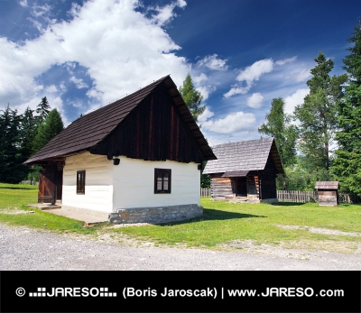 Rare case popolari in legno a Pribylina