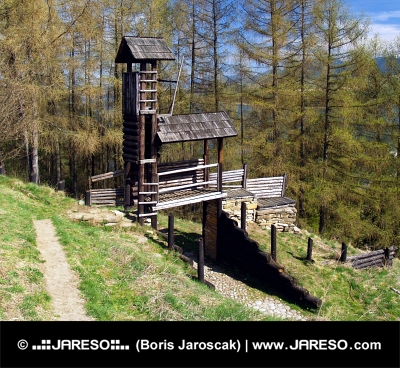 Havranok, スロバキアで木製の要塞
