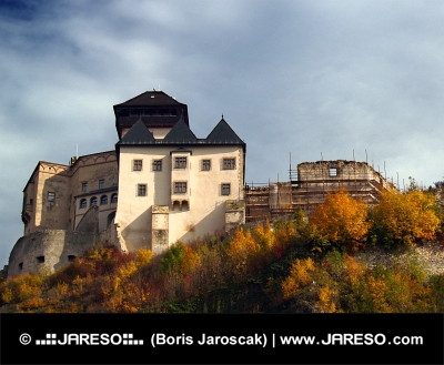 Trencin Zamek jesienią, Słowacja