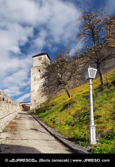 Wieża zegarowa zamku w Trenczynie