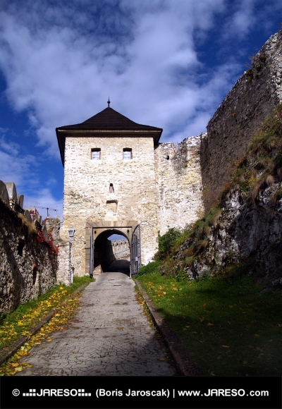 Poarta castelului Trencin