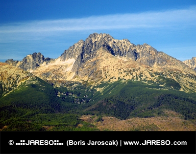 Vârfuri abrupte ale înalților Tatra vara