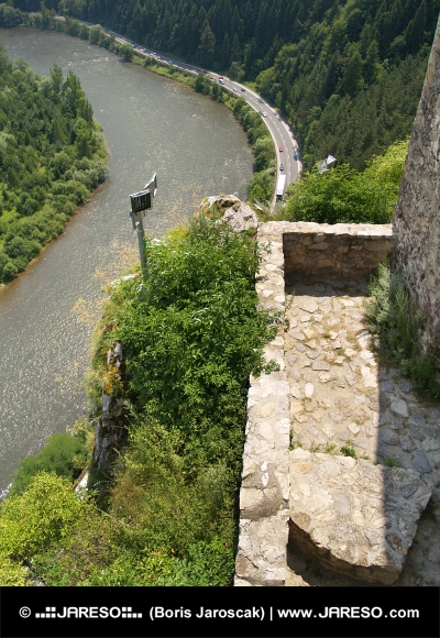 Perspectivă de la Castelul Strecno