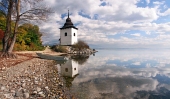 Reflecția turnului de la Liptovska Mara, Slovacia